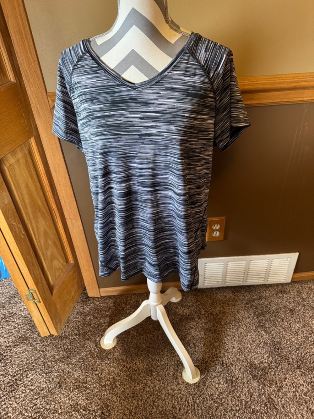 tek gear Black and Gray Space-Dye V-Neck Short Sleeve Tee